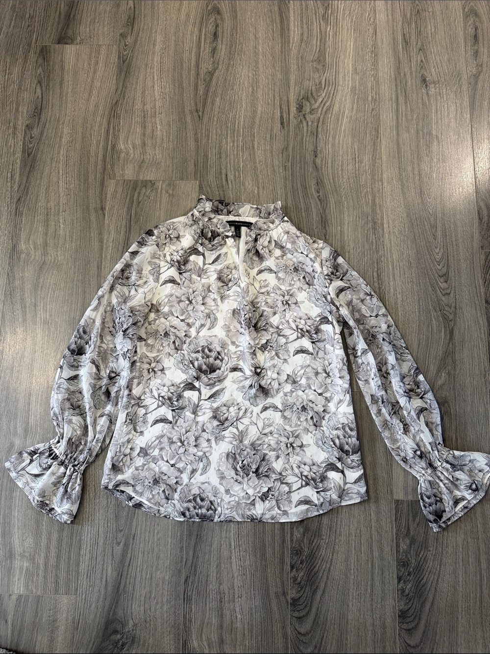 White House Black Market Gray and White Floral Long-Sleeve Blouse